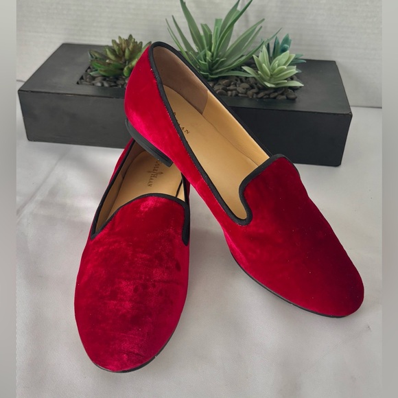 COLE HAAN RED VELVET LOAFERS OR FLATS BLACK PIPING AROUND EDGES SZ 8.5 - Picture 1 of 10